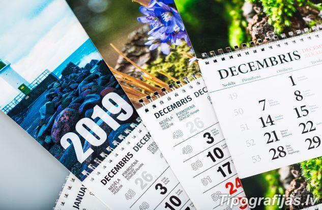 Manufacturing and printing calendars with a design